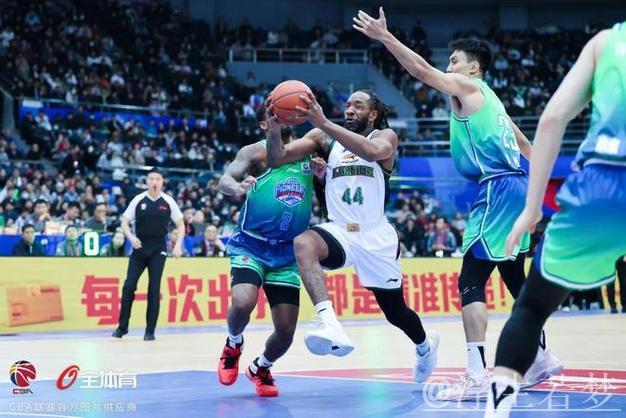 辽宁本钢客场告捷 五人得分均上双 辽宁本钢客场告捷 五人得分均上双